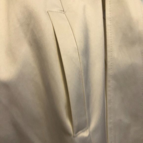 AUTHENTIC BEBE Gorgeous White Satin Lightweight Coat: Size M - Picture 9 of 14